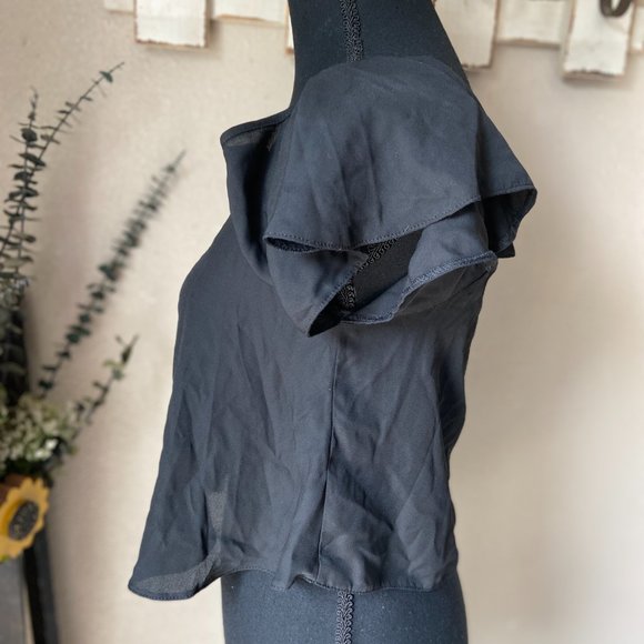 4/$20 ASOS Cold Shoulder Lightweight Black Crop Top Size 4 - Picture 3 of 8